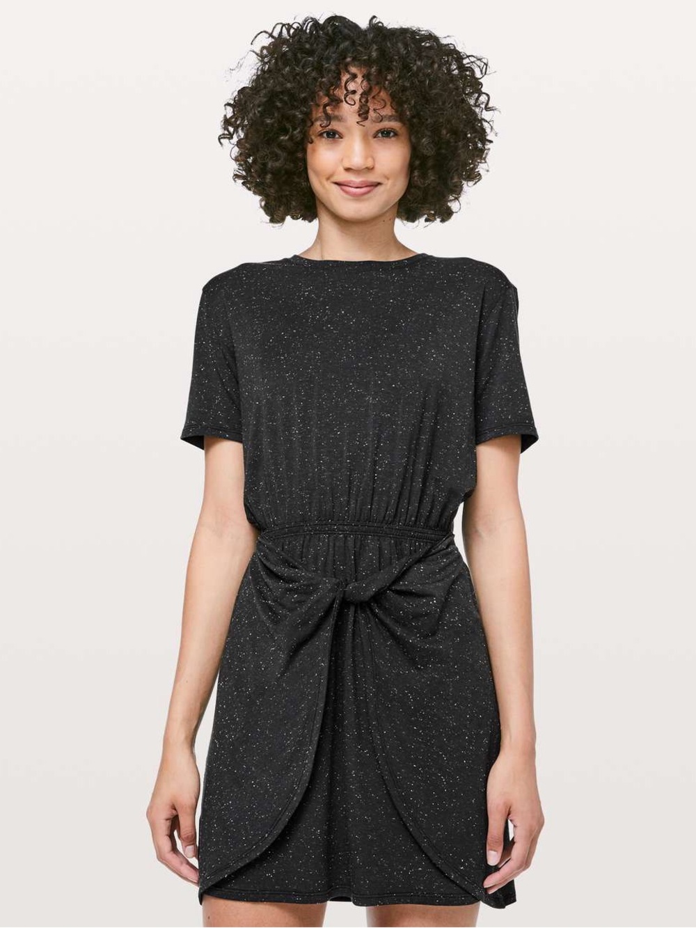 Lululemon Unwind Your Mind Dress in Black / White
Size 2